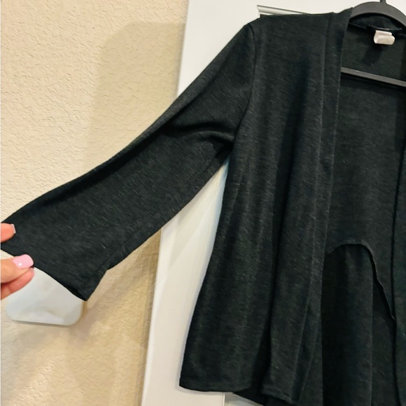 Women’s sweater cardigan size Medium - Picture 3 of 3